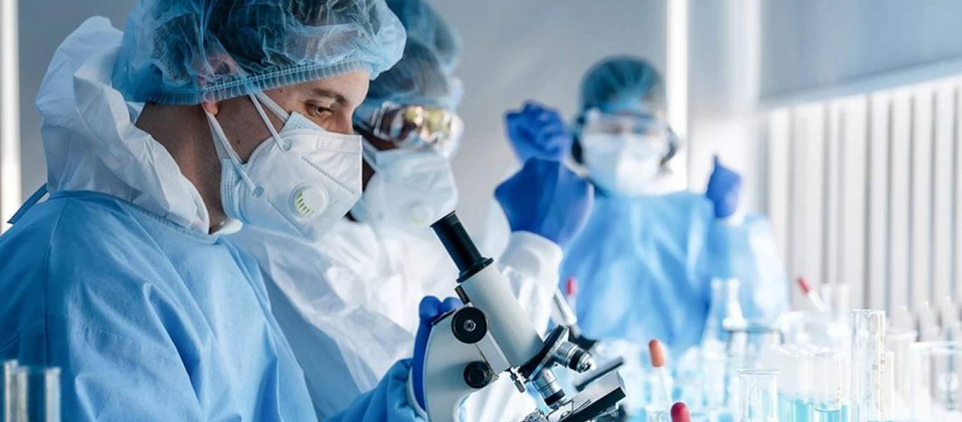 Τι έδειξε η γονιδιωματική ανάλυση: Πάνω από οι 400 οι μεταλλάξεις στη χώρα μας - Έξι τα νοτιοαφρικανικά στελέχη